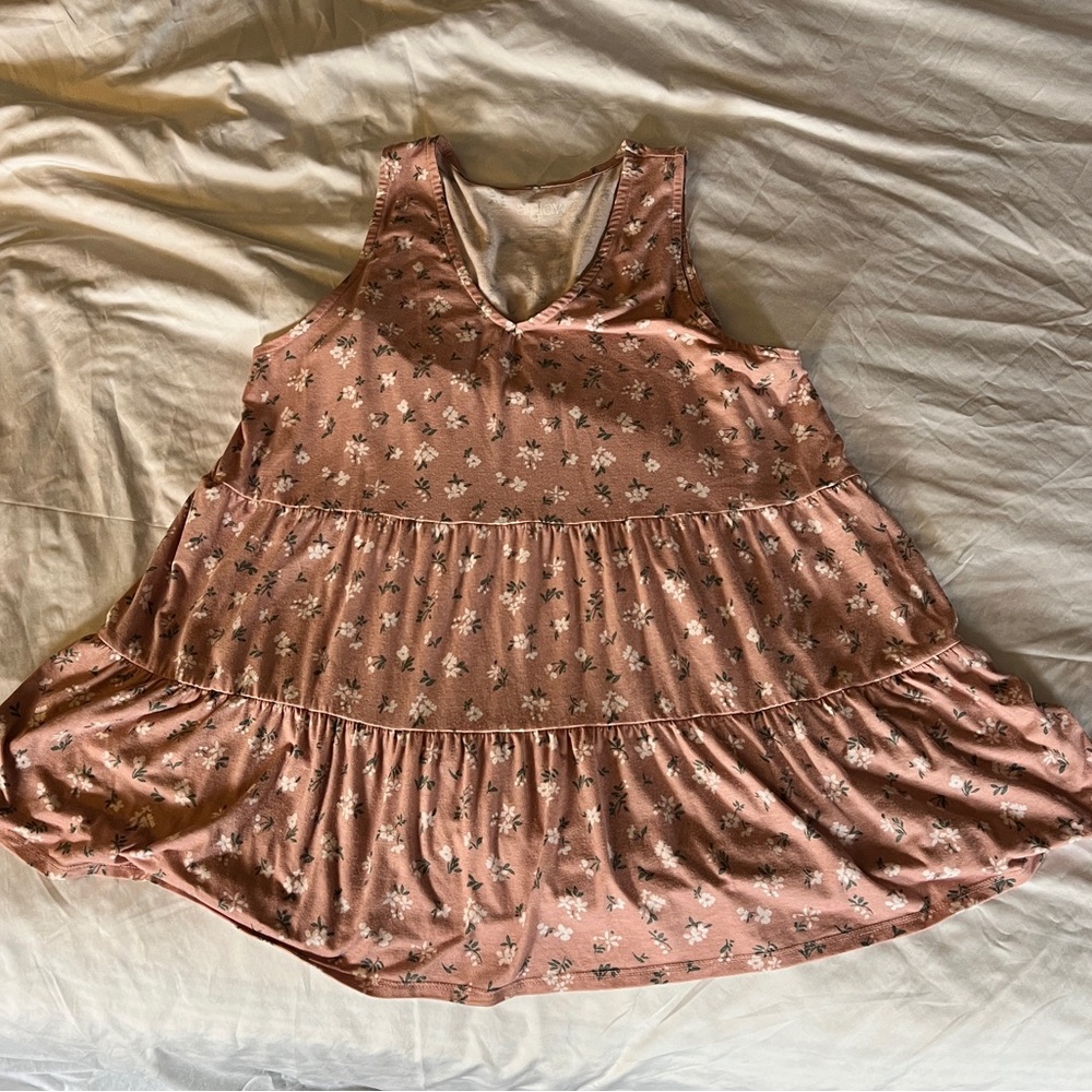 A Glow Maternity floral tank